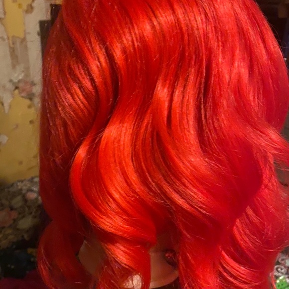 Red lace front body wave human hair - Picture 2 of 4
